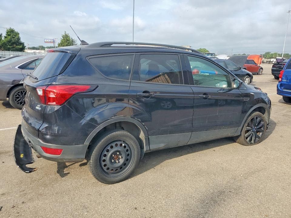 2019 FORD ESCAPE SE SE 3