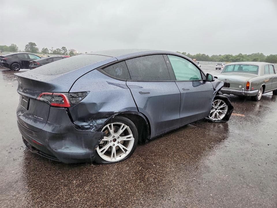 2023 TESLA MODEL Y 3