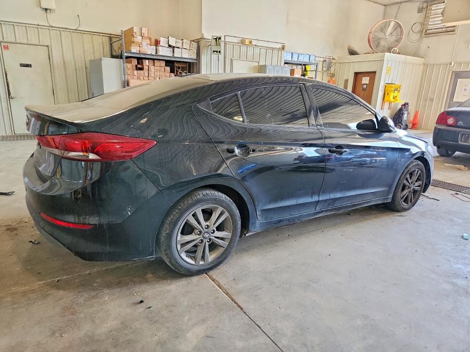2017 HYUNDAI ELANTRA SE 3