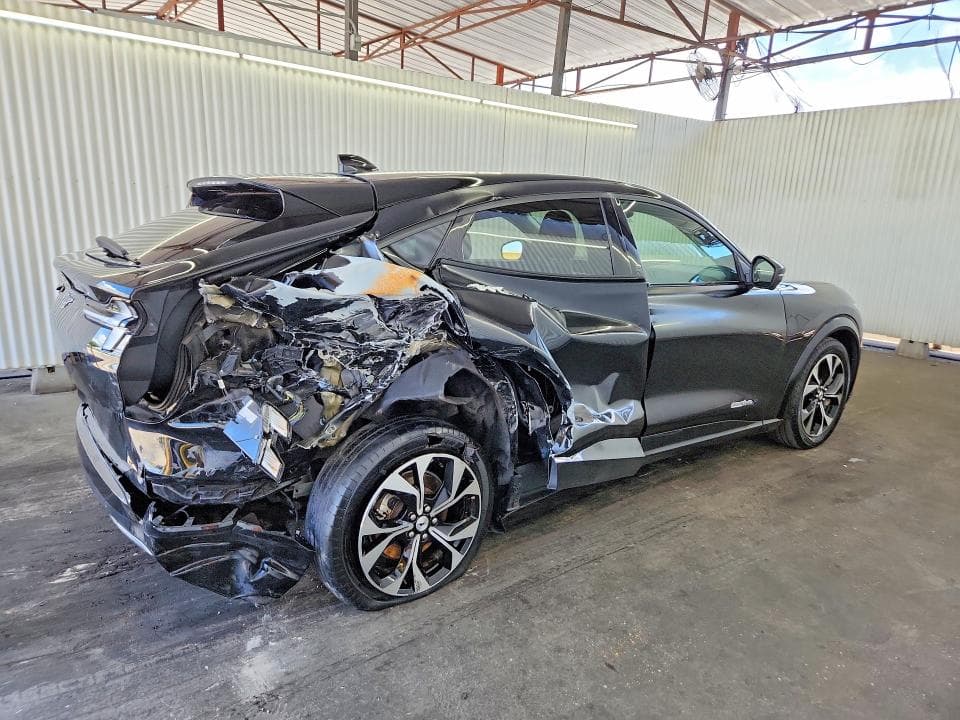 2023 FORD MUSTANG MACH-E PREMIUM 3