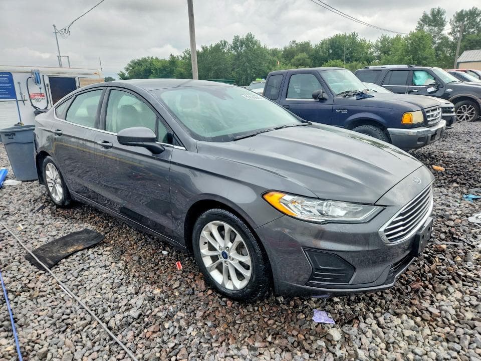 2020 FORD FUSION SE 4