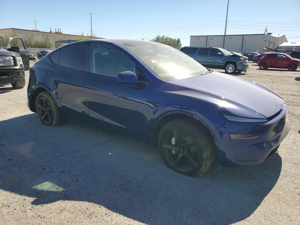 2026 TESLA MODEL Y 4