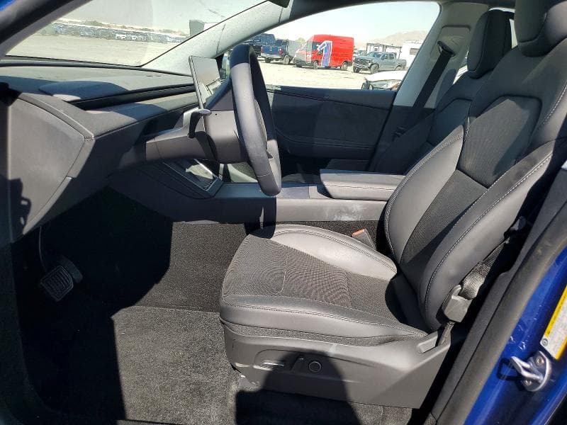 2026 TESLA MODEL Y 7