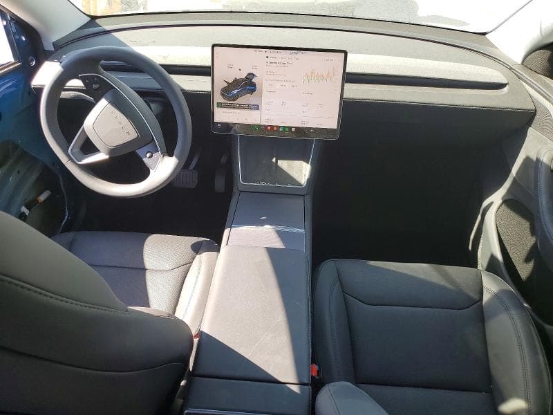 2026 TESLA MODEL Y 8