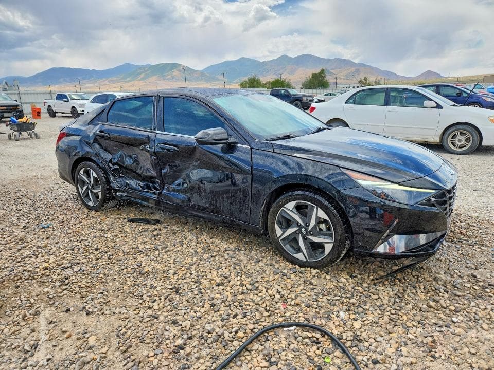 2023 HYUNDAI ELANTRA LIMITED 4