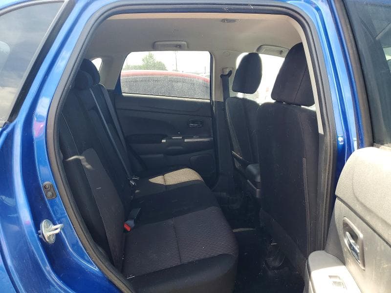 2019 MITSUBISHI OUTLANDER 4D 4WD 11