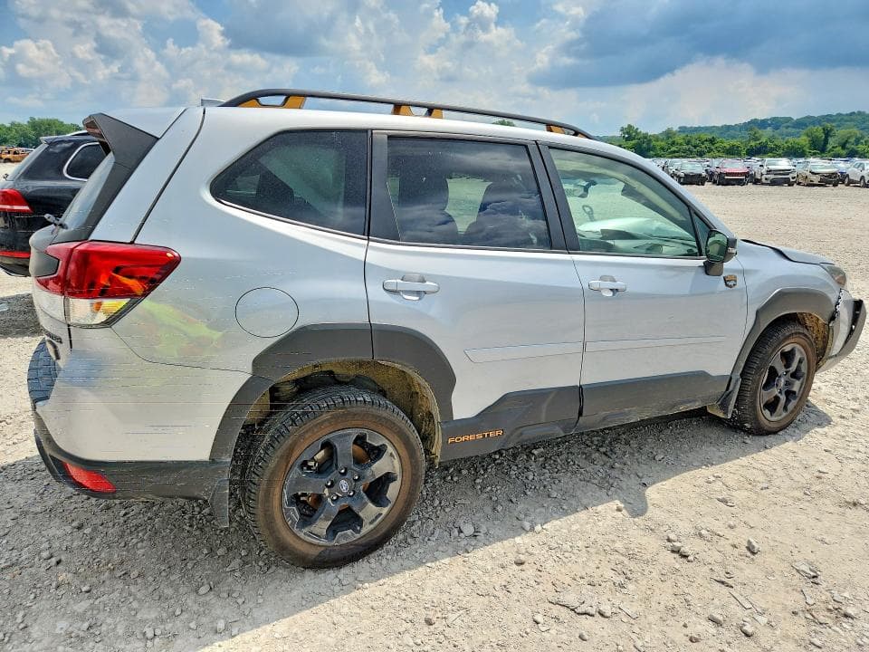 2022 SUBARU FORESTER 3