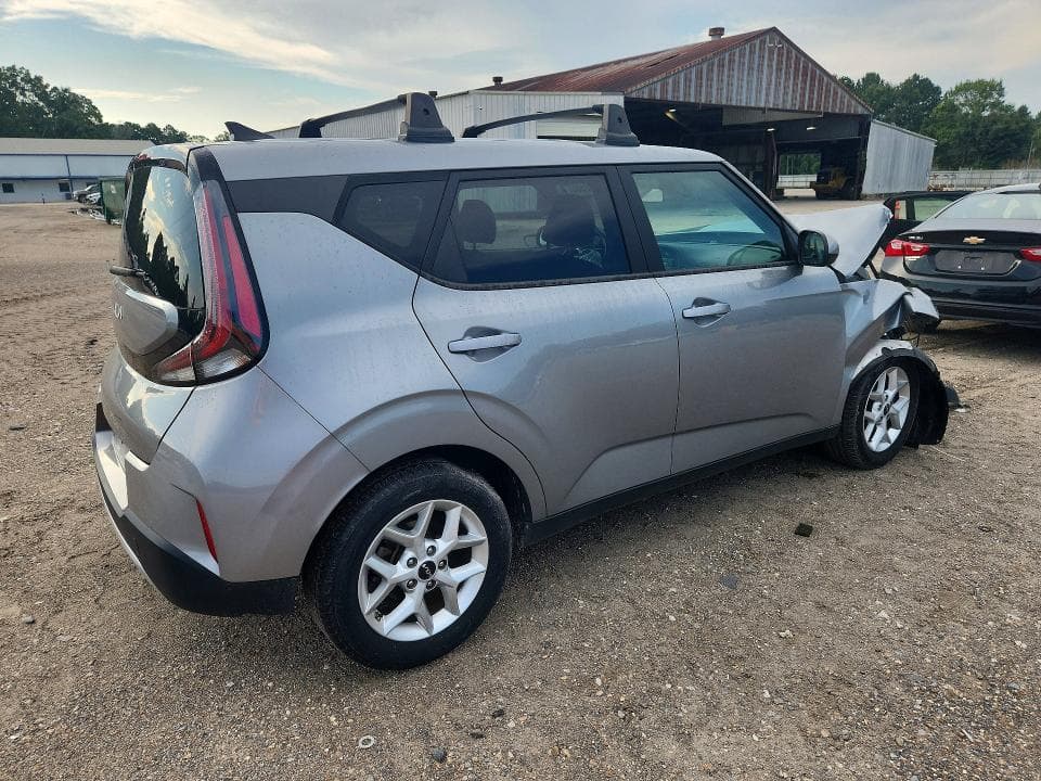 2023 KIA SOUL LX 3