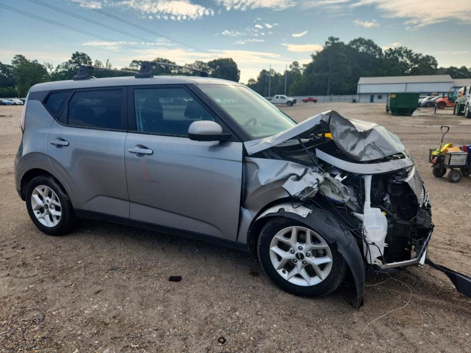 2023 KIA SOUL LX 4