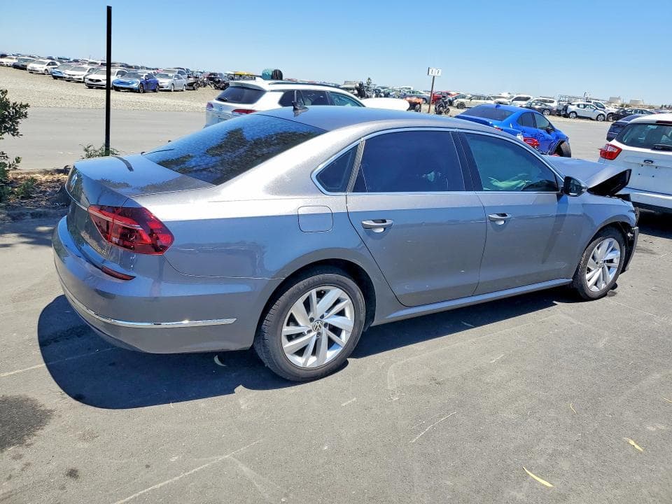 2018 VOLKSWAGEN PASSAT SE 3