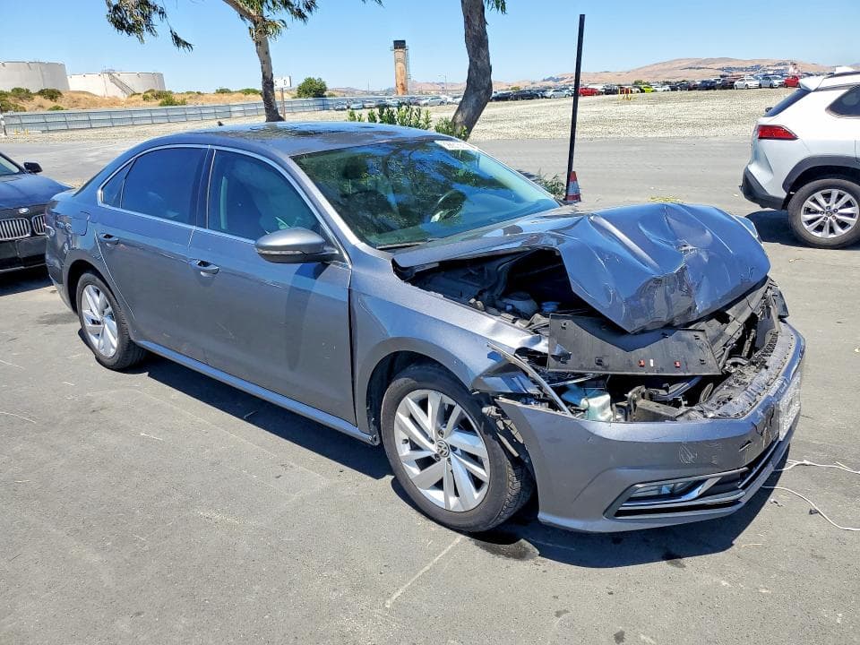 2018 VOLKSWAGEN PASSAT SE 4