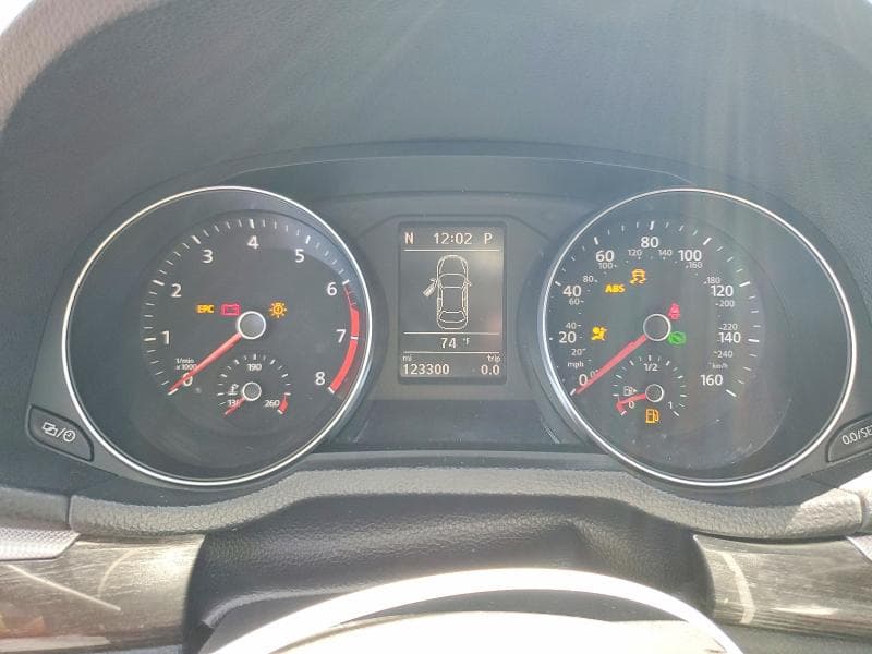 2018 VOLKSWAGEN PASSAT SE 9
