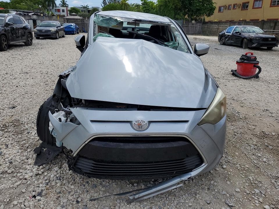 2018 TOYOTA YARIS IA BASE 5