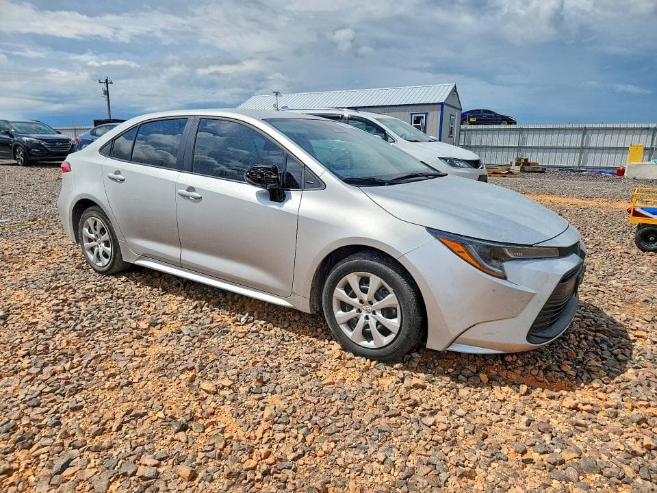 2025 TOYOTA COROLLA LE 4