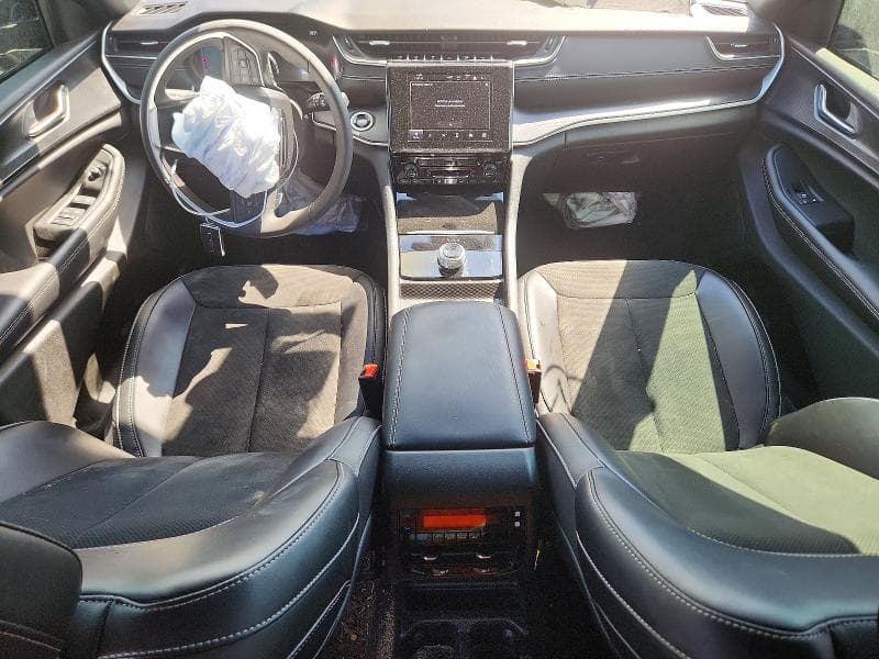 2024 JEEP GRAND CHEROKEE L LAREDO 8