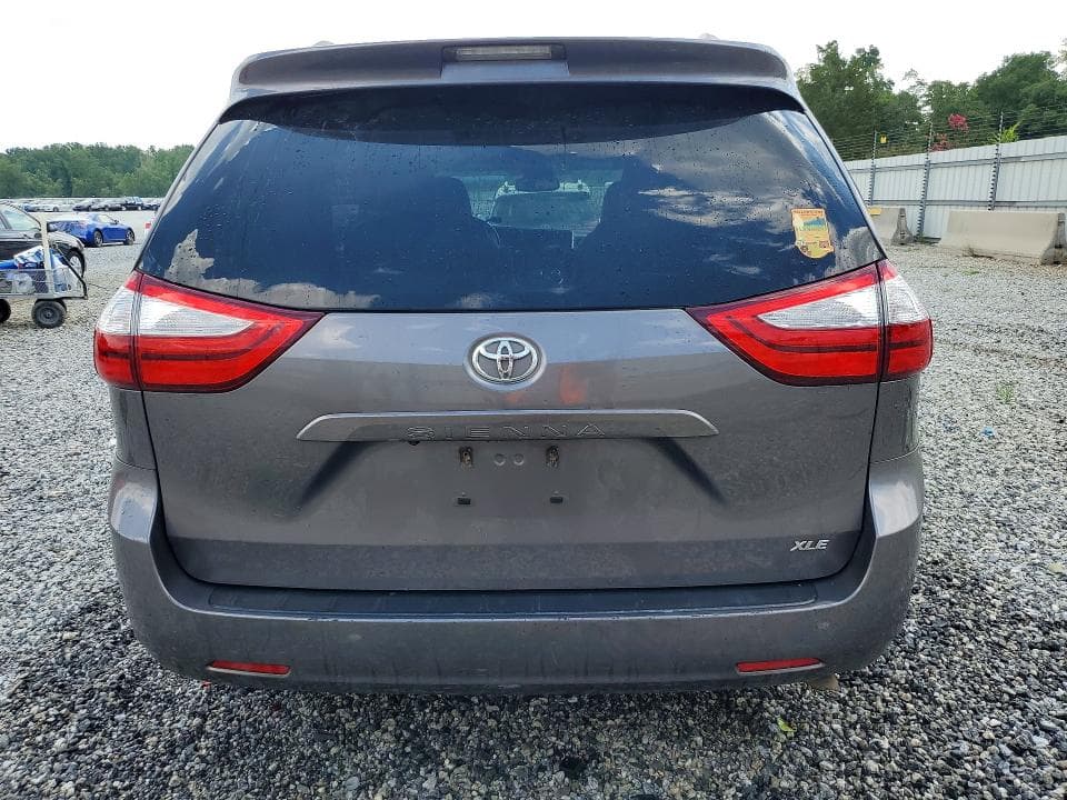 2016 TOYOTA SIENNA XLE 8-PASSENGER XLE 8-PASSENGER 6