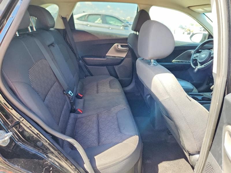2019 KIA NIRO LX 11