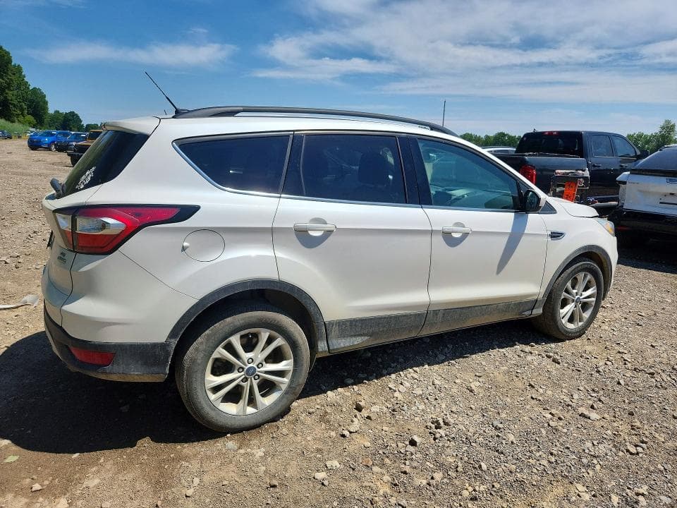 2017 FORD ESCAPE SE 3