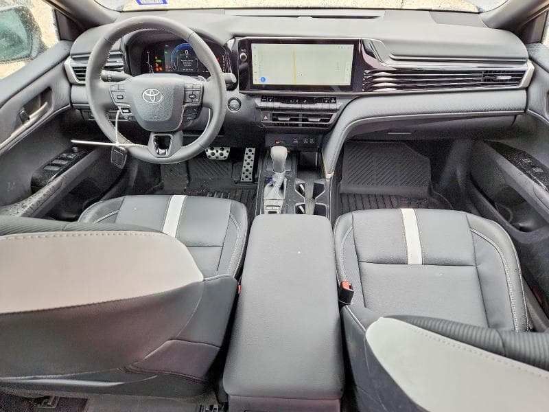 2026 TOYOTA CAMRY SE 8
