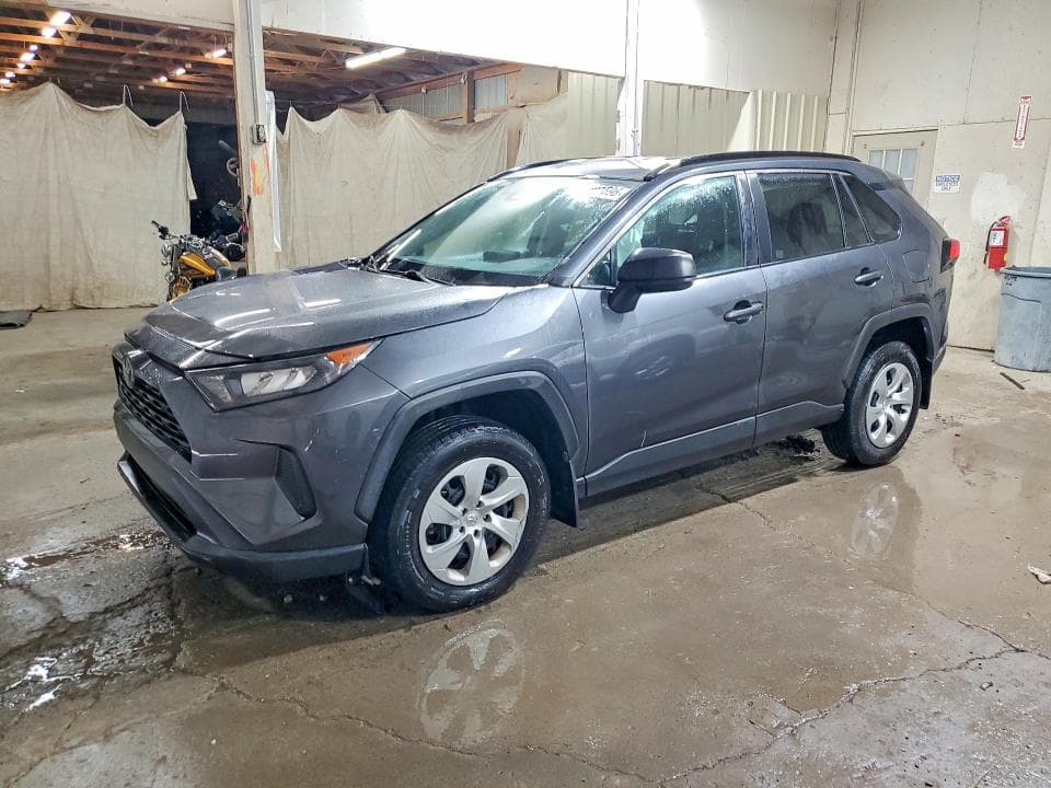 2020 TOYOTA RAV4 LE 1