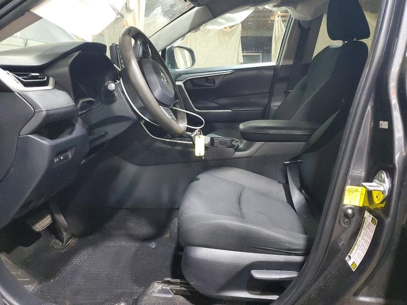 2020 TOYOTA RAV4 LE 7