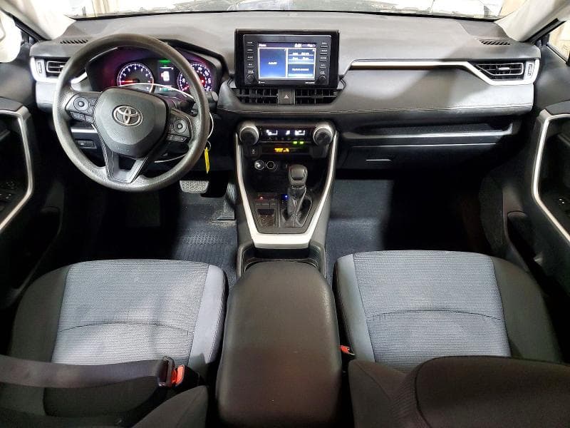 2020 TOYOTA RAV4 LE 8