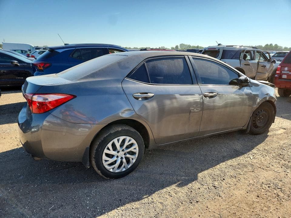 2017 TOYOTA COROLLA LE 3