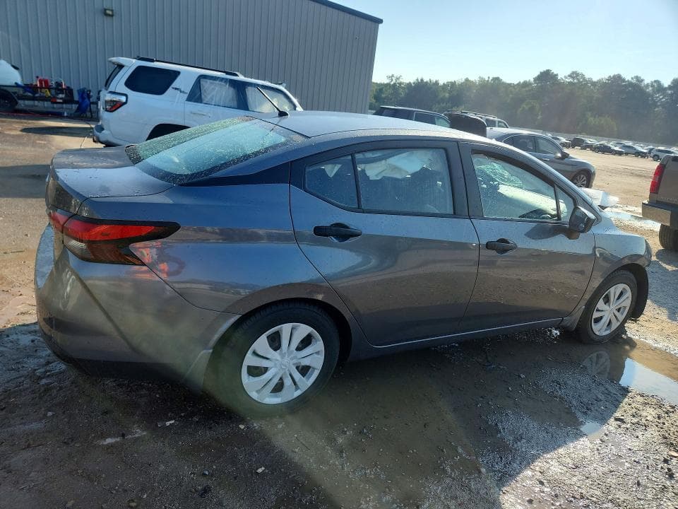 2021 NISSAN VERSA S 3