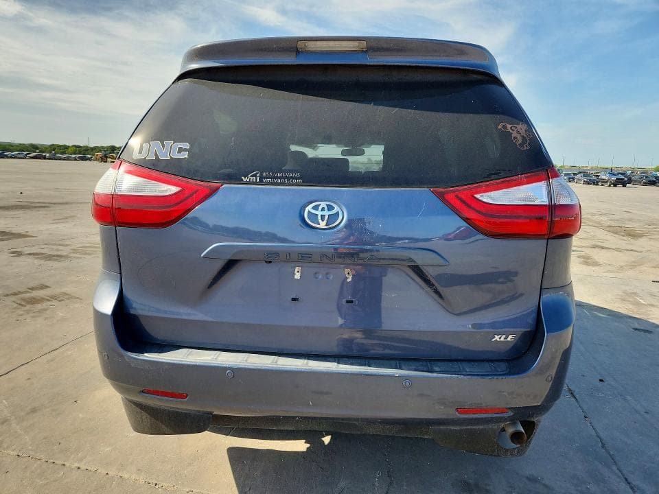 2017 TOYOTA SIENNA XLE 8-PASSENGER XLE 8-PASSENGER 7
