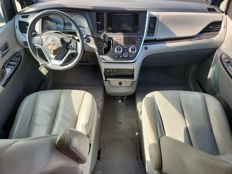 2017 TOYOTA SIENNA XLE 8-PASSENGER XLE 8-PASSENGER 9