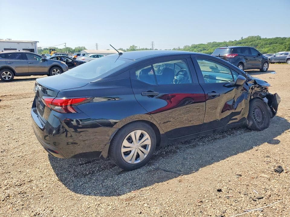 2021 NISSAN VERSA S 3