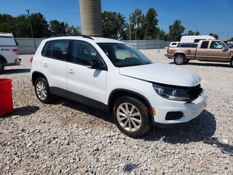 2017 VOLKSWAGEN TIGUAN S 4