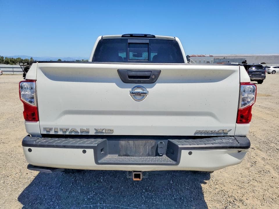 2019 NISSAN TITAN XD PRO-4X 6