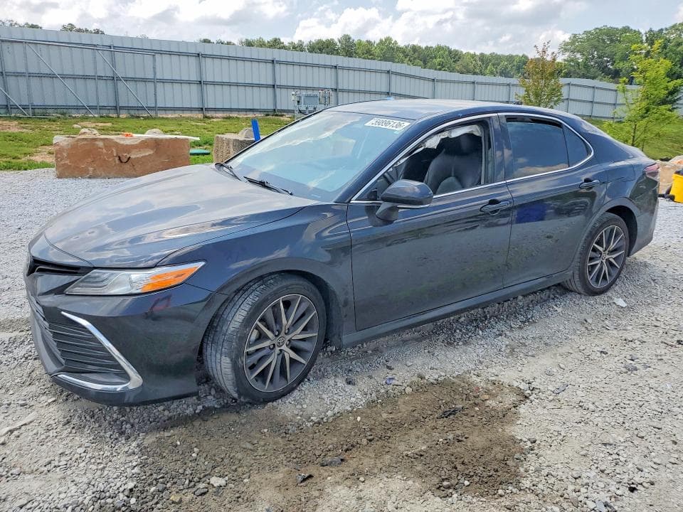 2024 TOYOTA CAMRY XLE - 1