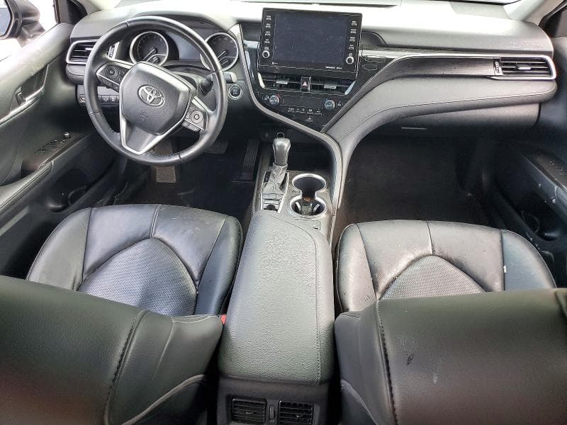 2024 TOYOTA CAMRY XLE 8