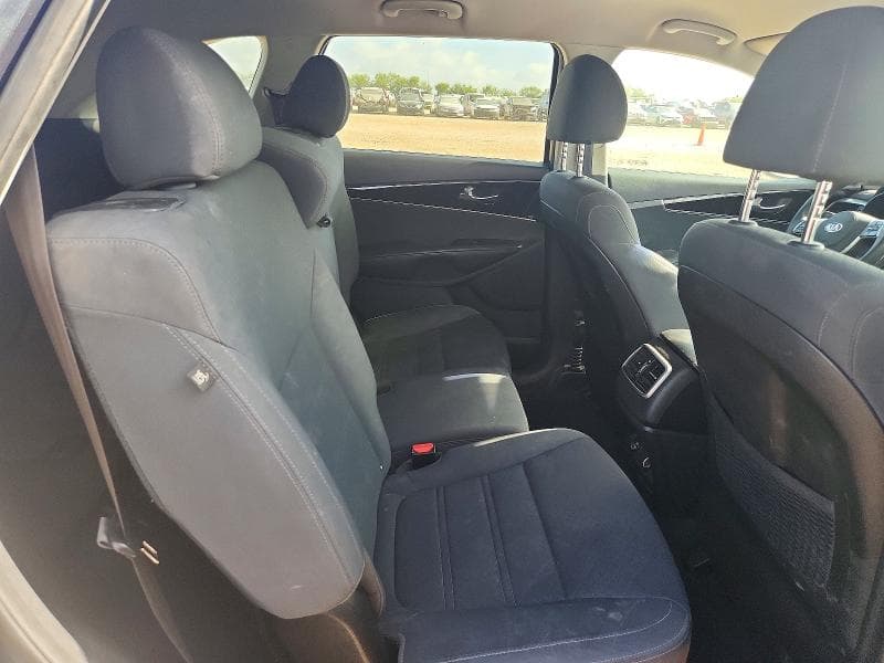2020 KIA SORENTO S S 11