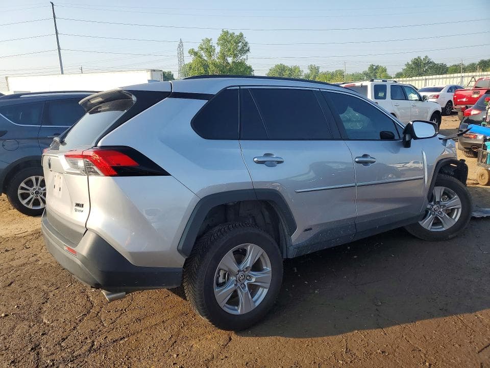 2025 TOYOTA RAV4 HYBRID XLE 3