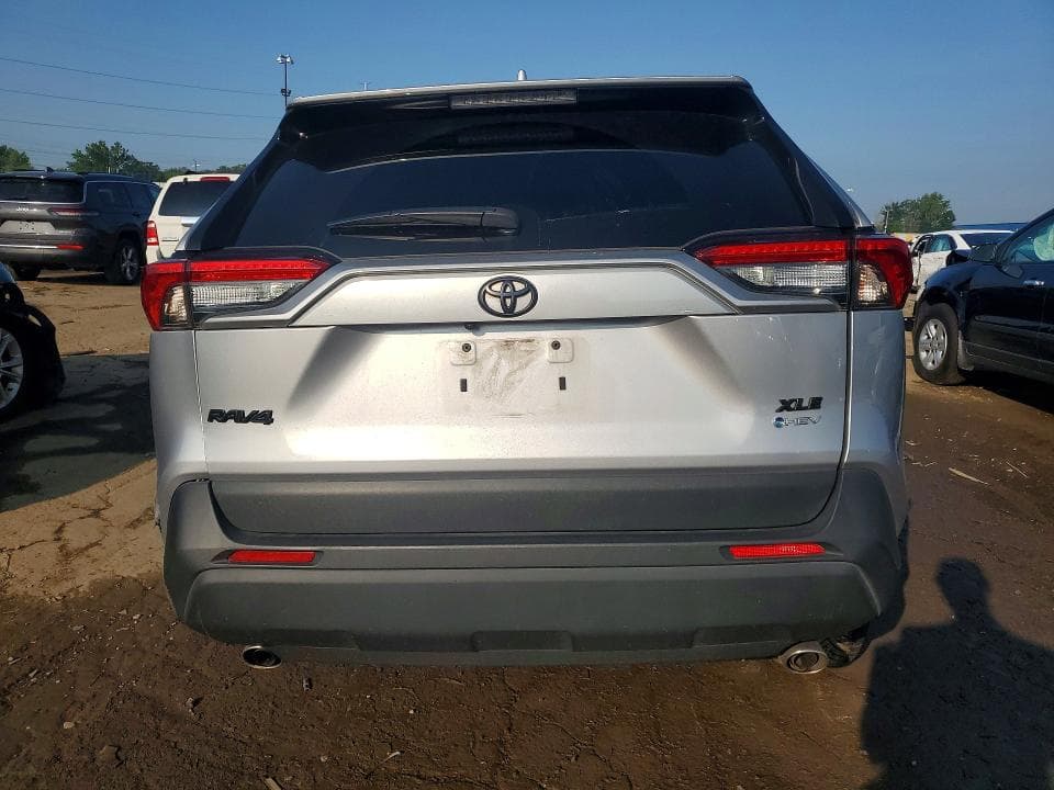 2025 TOYOTA RAV4 HYBRID XLE 6