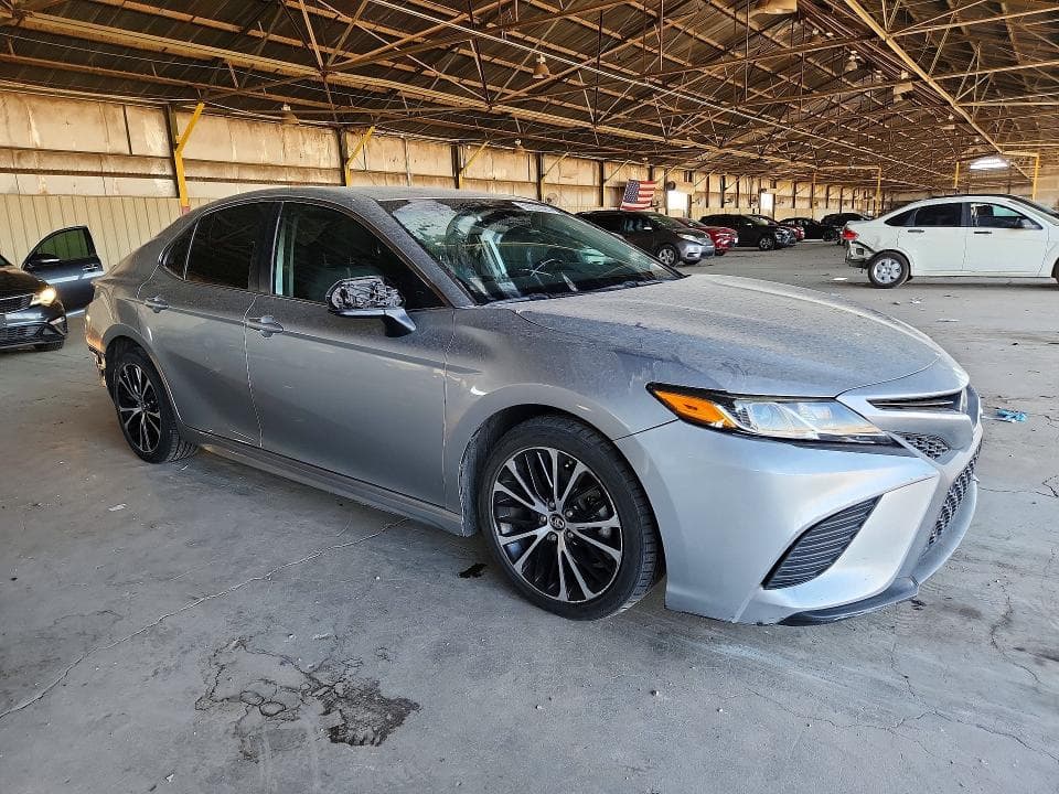 2019 TOYOTA CAMRY SE 4