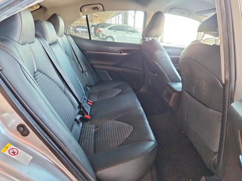 2019 TOYOTA CAMRY SE 10
