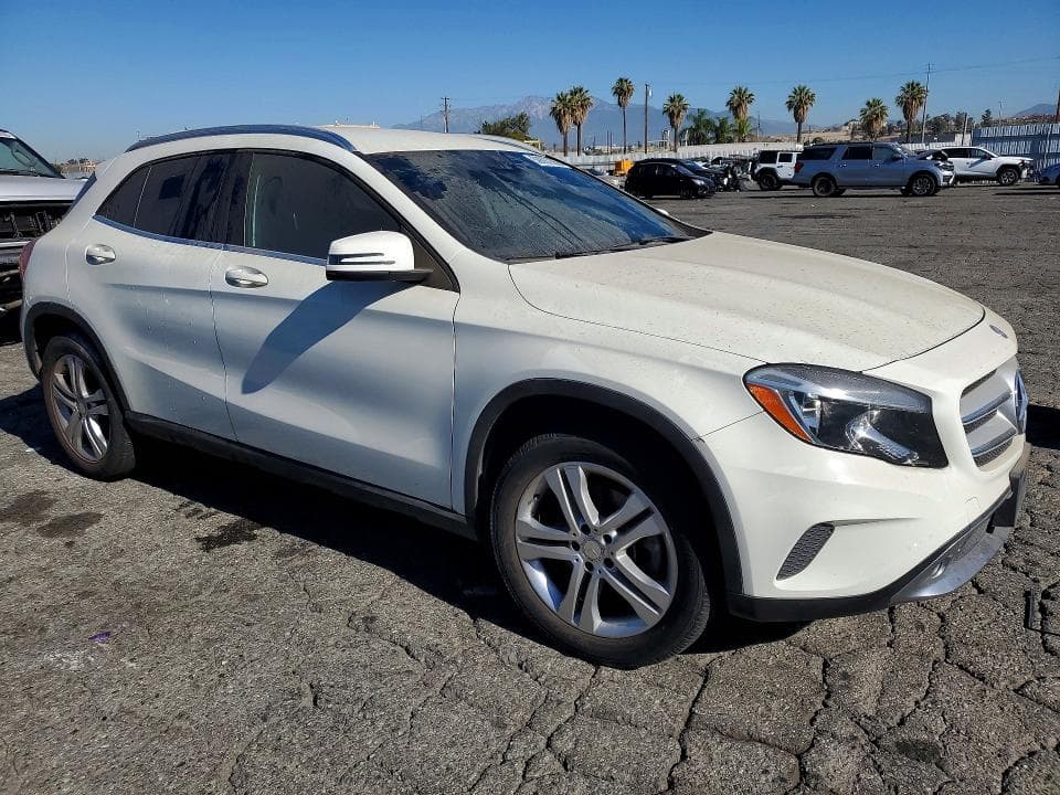 2017 MERCEDES-BENZ GLA 250 250 4