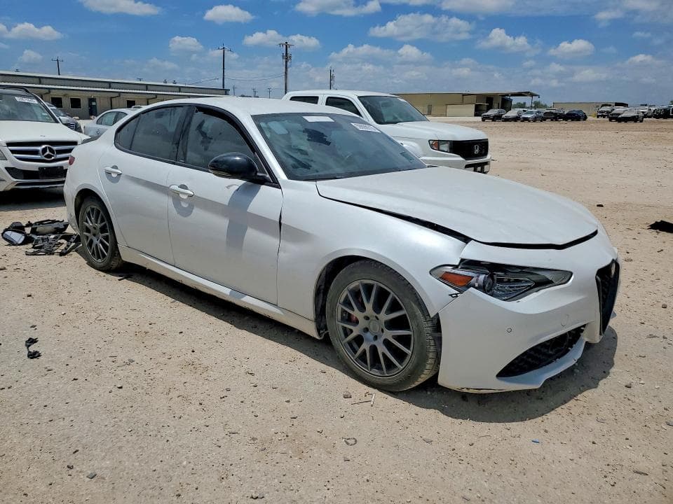 2017 ALFA ROMEO GIULIA TI 4