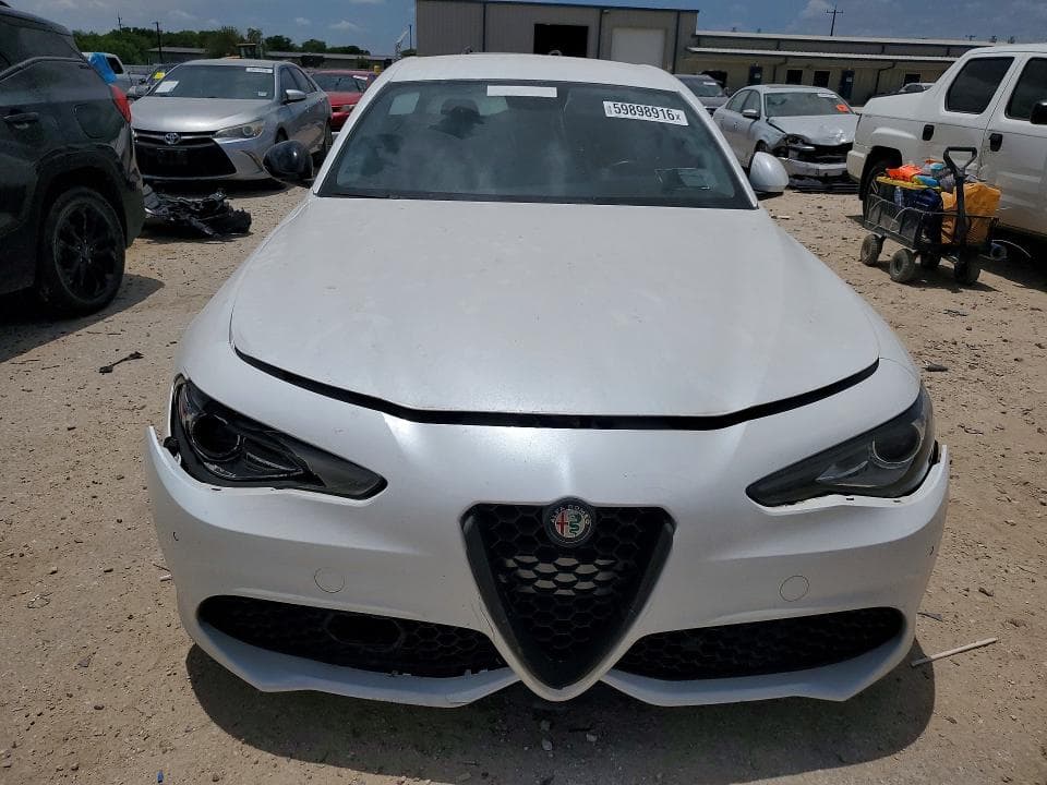 2017 ALFA ROMEO GIULIA TI 5