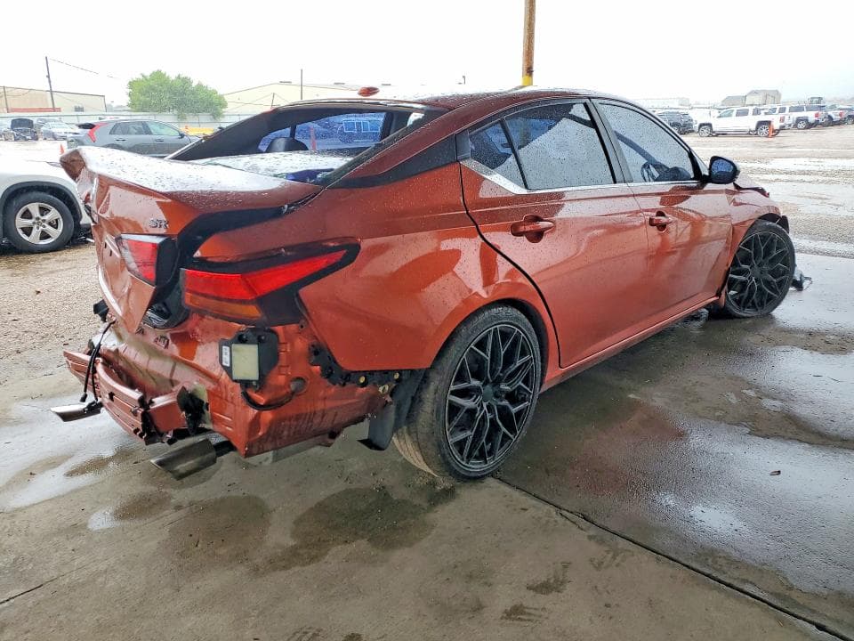 2021 NISSAN ALTIMA SR 3