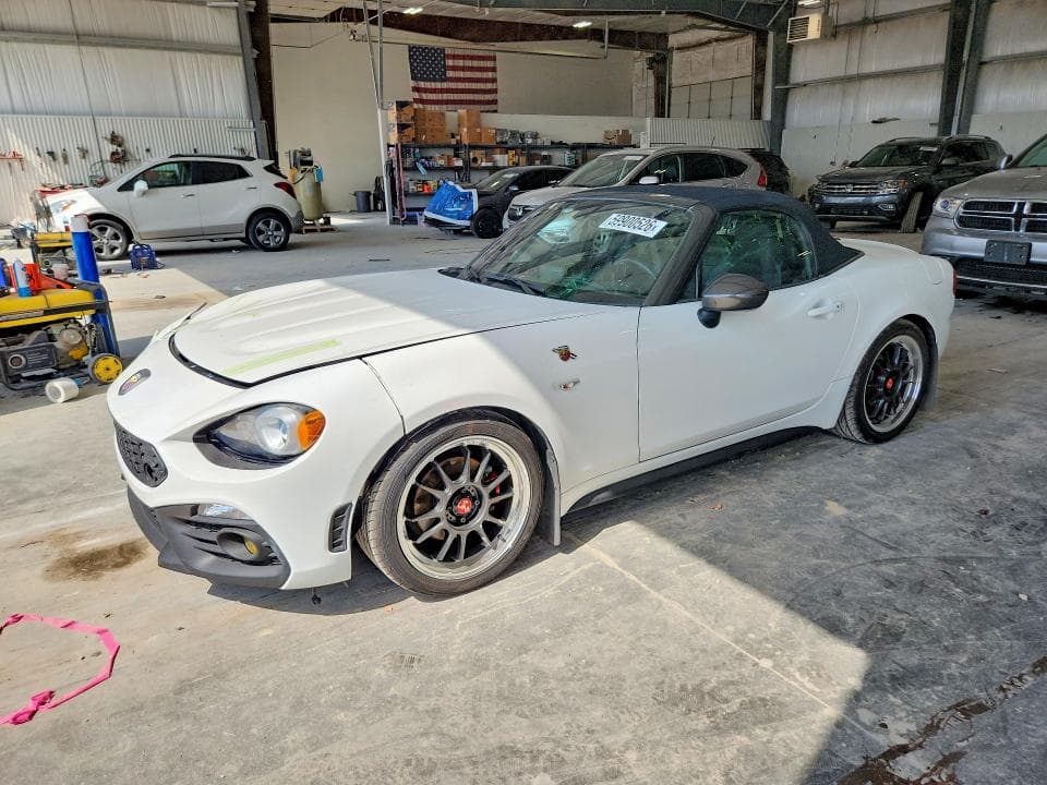 2017 FIAT 124 SPIDER CLASSICA - 1