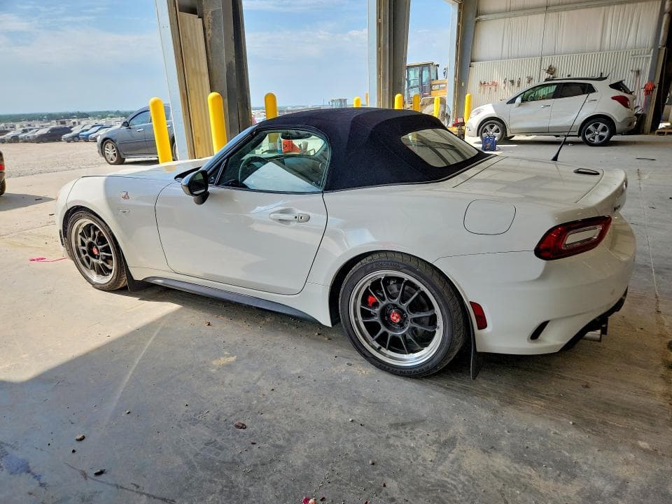 2017 FIAT 124 SPIDER CLASSICA 2