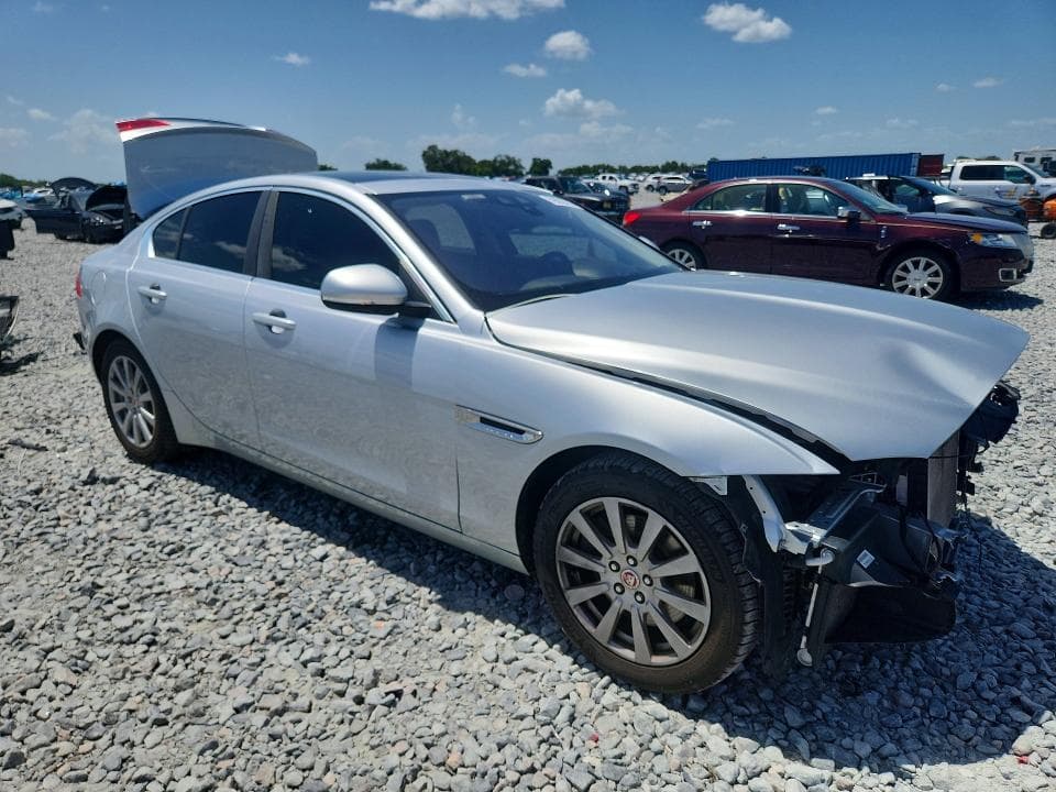 2019 JAGUAR XE 4