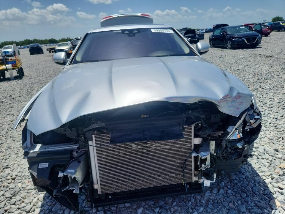 2019 JAGUAR XE 5