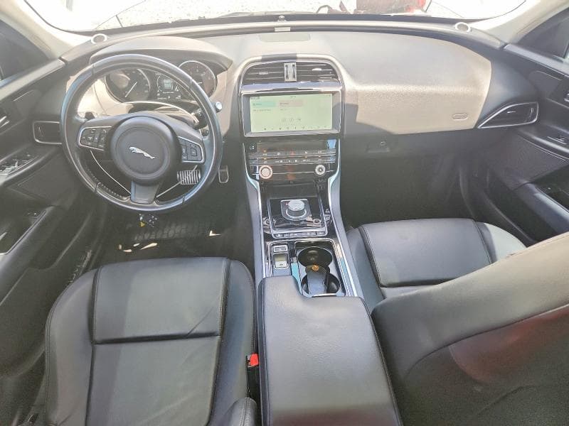 2019 JAGUAR XE 8