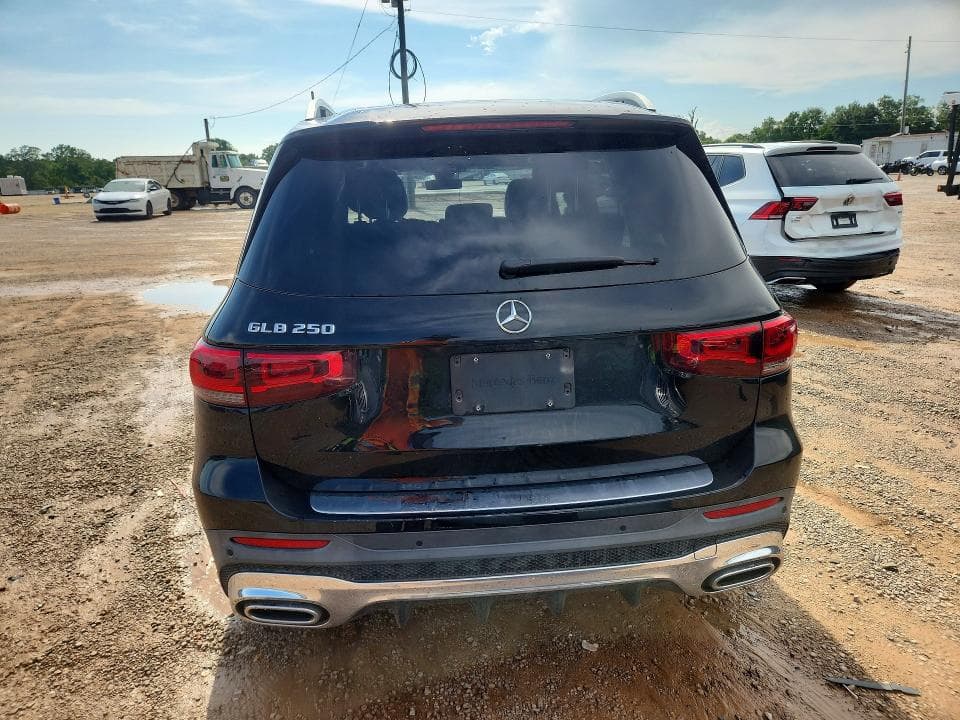 2022 MERCEDES-BENZ GLB 250 6